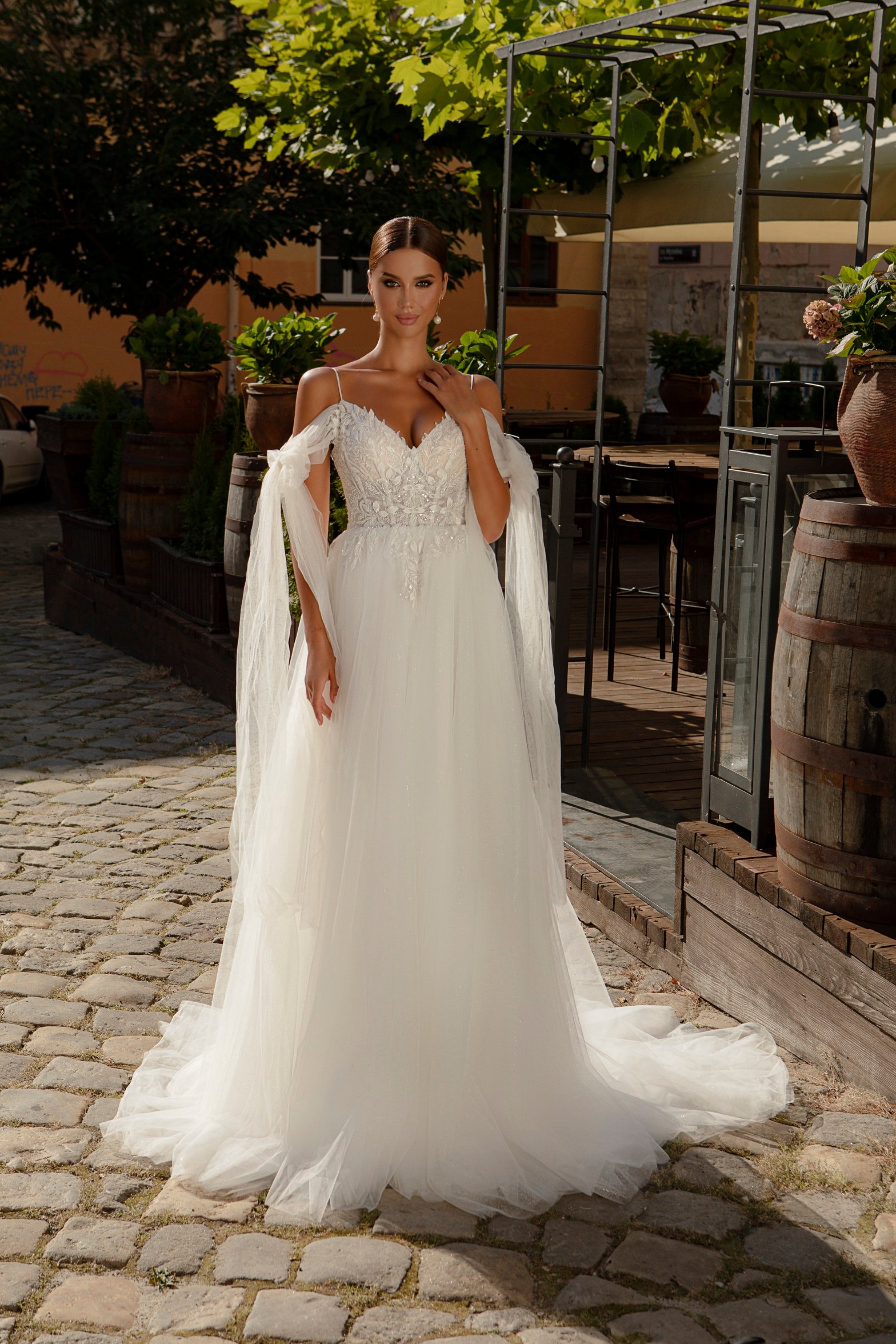 Robes d'invitées de mariage longues bretelles spaghetti sexy fente latérale